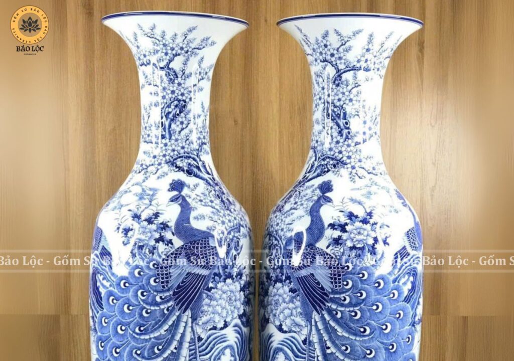 lục bình trên bàn thờ